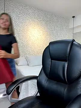 Explore our live girls sluts from our Custom and Multi clubs and checkout exclusive access to highly interactive content, such as shape, hair, titties, pussy type and many more.