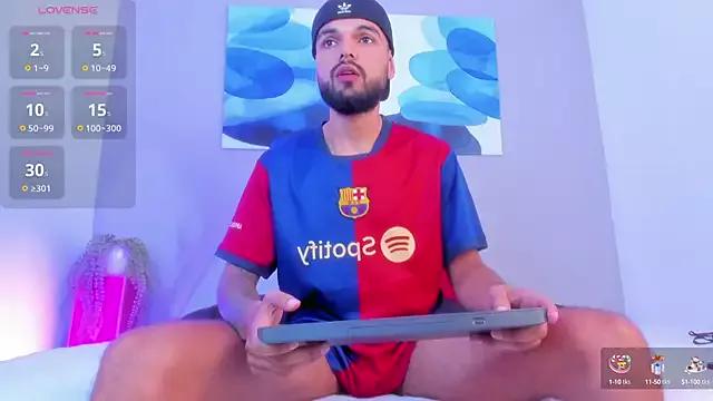 Emilio_Wolf from StripChat is Freechat
