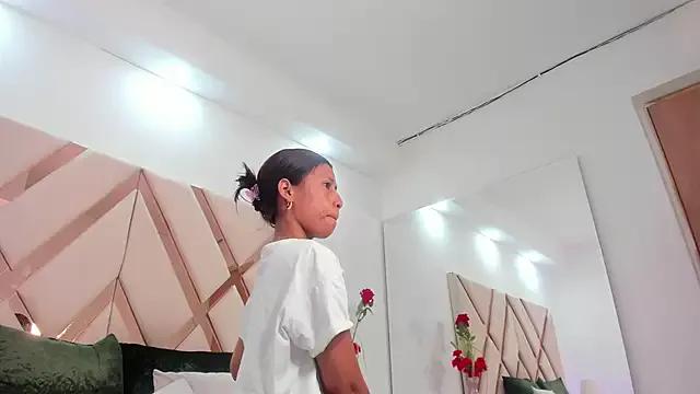emilly_smithh from StripChat is Freechat