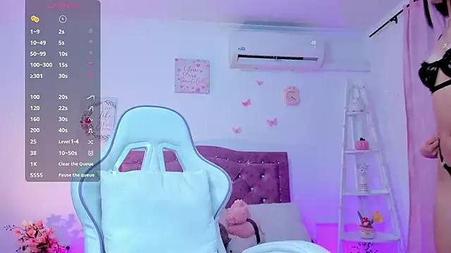 emilly_star from StripChat is Freechat