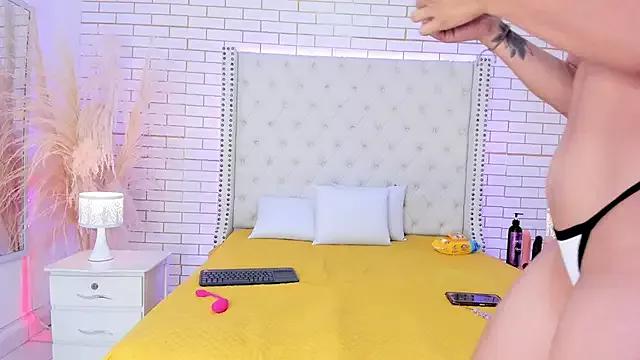 Explore our live girls sluts from our Custom and Multi clubs and checkout exclusive access to highly interactive content, such as shape, hair, titties, pussy type and many more.