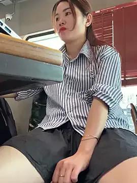 Emily_9xx from StripChat is Freechat