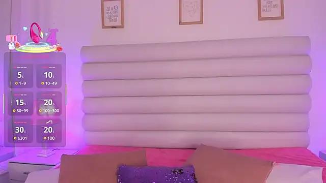 Explore our live girls sluts from our Custom and Multi clubs and checkout exclusive access to highly interactive content, such as shape, hair, titties, pussy type and many more.