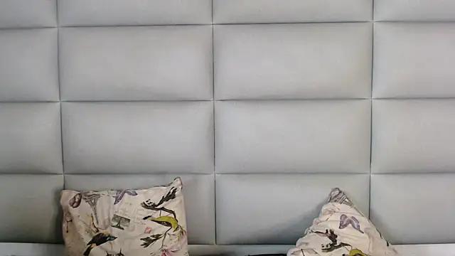Explore our live girls sluts from our Custom and Multi clubs and checkout exclusive access to highly interactive content, such as shape, hair, titties, pussy type and many more.