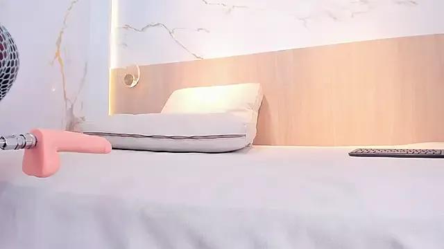 Explore our live girls sluts from our Custom and Multi clubs and checkout exclusive access to highly interactive content, such as shape, hair, titties, pussy type and many more.