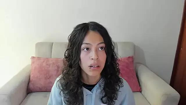 Explore our live girls sluts from our Custom and Multi clubs and checkout exclusive access to highly interactive content, such as shape, hair, titties, pussy type and many more.