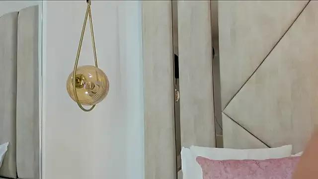 emily_mayerr from StripChat is Freechat