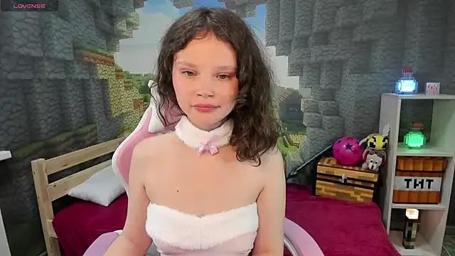 Explore our live girls sluts from our Custom and Multi clubs and checkout exclusive access to highly interactive content, such as shape, hair, titties, pussy type and many more.