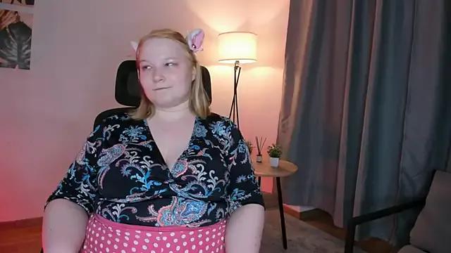 Explore our live girls sluts from our Custom and Multi clubs and checkout exclusive access to highly interactive content, such as shape, hair, titties, pussy type and many more.