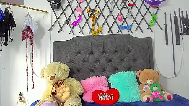 Explore our live girls sluts from our Custom and Multi clubs and checkout exclusive access to highly interactive content, such as shape, hair, titties, pussy type and many more.