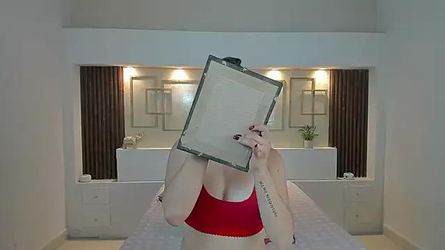 EmilyHarper6 from StripChat is Freechat