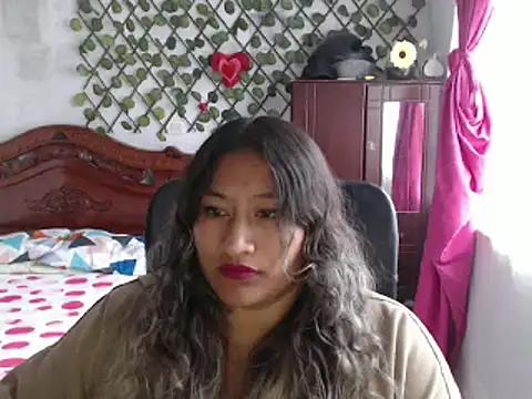 Explore our live girls sluts from our Custom and Multi clubs and checkout exclusive access to highly interactive content, such as shape, hair, titties, pussy type and many more.