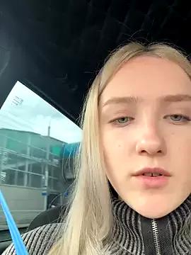EmilyMood from StripChat is Freechat