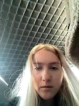 EmilyMood from StripChat is Freechat