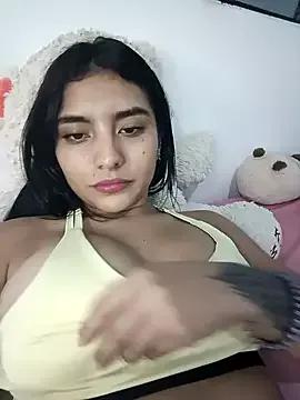 EmilyRose_yb from StripChat is Freechat