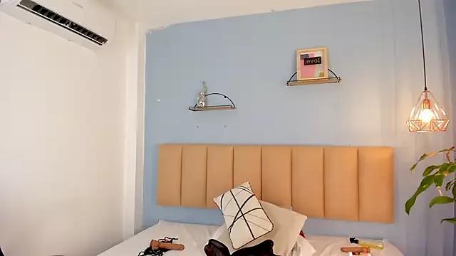 Emilyrousser from StripChat is Freechat