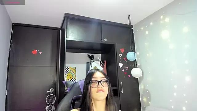 Explore our live girls sluts from our Custom and Multi clubs and checkout exclusive access to highly interactive content, such as shape, hair, titties, pussy type and many more.