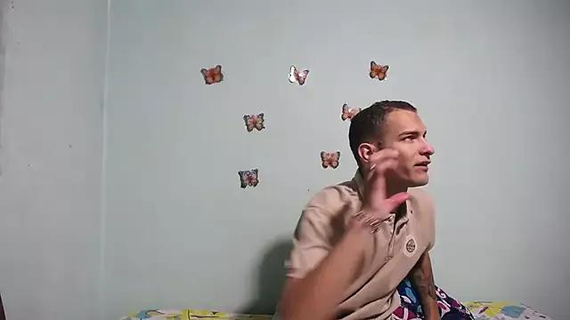 Explore our live girls sluts from our Custom and Multi clubs and checkout exclusive access to highly interactive content, such as shape, hair, titties, pussy type and many more.