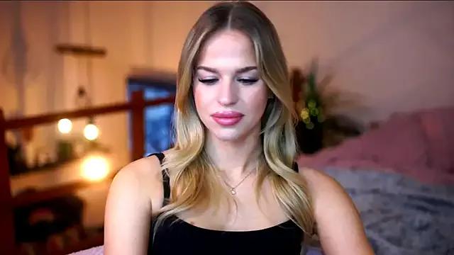 Emilyvanroessel from StripChat is Freechat