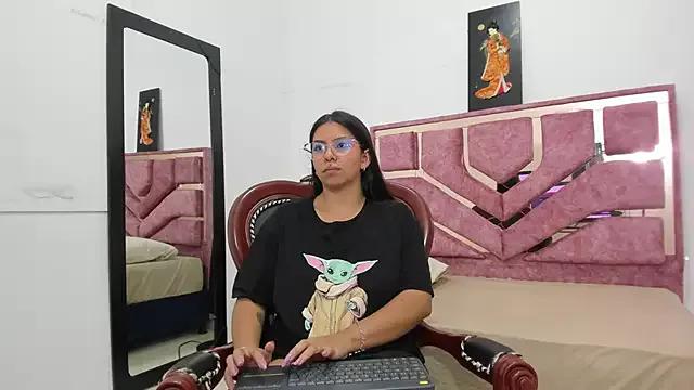 Emilyy_cooperr webcams show profile image 