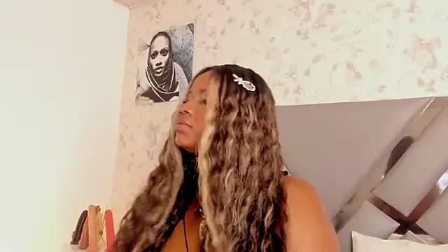EmilyyRosee_ from StripChat is Freechat