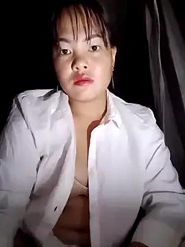 emilyzz from StripChat is Freechat