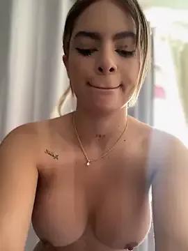 emiss_ from StripChat is Freechat