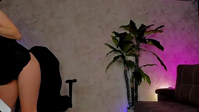 Emma7 from StripChat