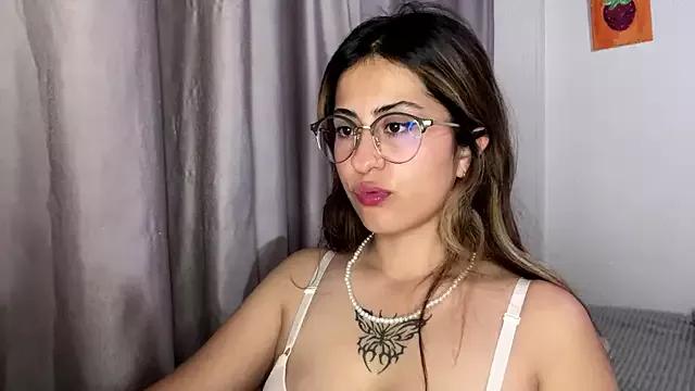 Explore our live girls sluts from our Custom and Multi clubs and checkout exclusive access to highly interactive content, such as shape, hair, titties, pussy type and many more.