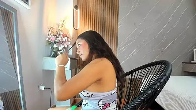 emma__rose1 from StripChat