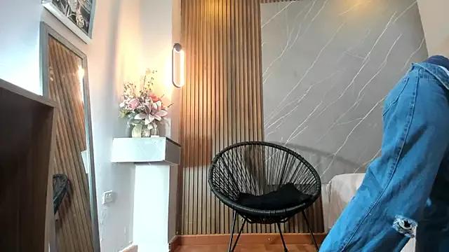 emma__rose1 from StripChat