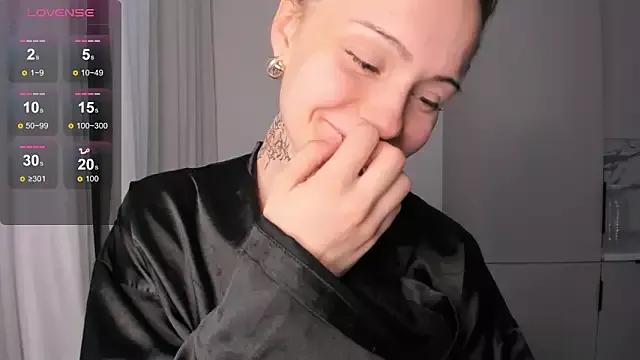Emma__Wilson from StripChat is Freechat