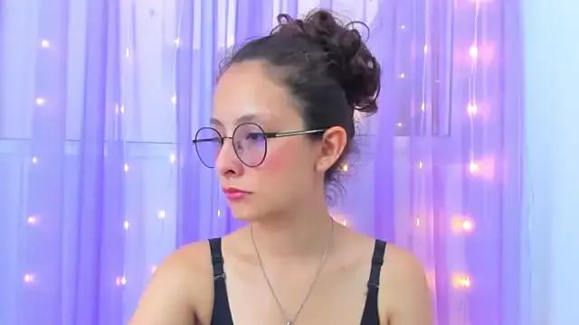 Emma_belle02 from StripChat