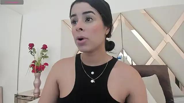 Explore our live girls sluts from our Custom and Multi clubs and checkout exclusive access to highly interactive content, such as shape, hair, titties, pussy type and many more.