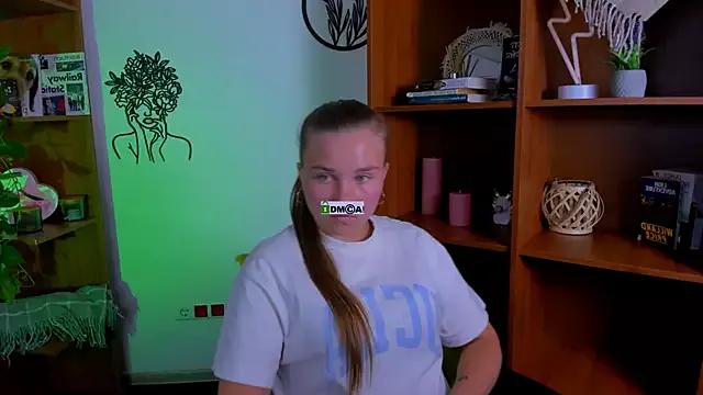 Photos of emma_foxys from StripChat is Freechat