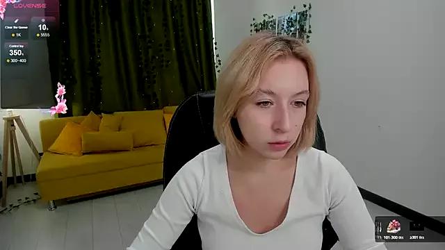 Explore our live girls sluts from our Custom and Multi clubs and checkout exclusive access to highly interactive content, such as shape, hair, titties, pussy type and many more.