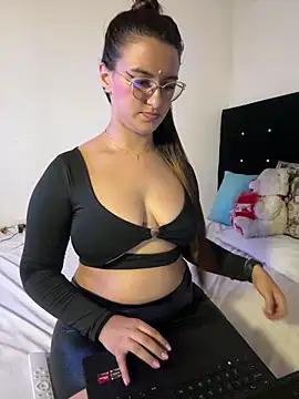 Explore our live girls sluts from our Custom and Multi clubs and checkout exclusive access to highly interactive content, such as shape, hair, titties, pussy type and many more.