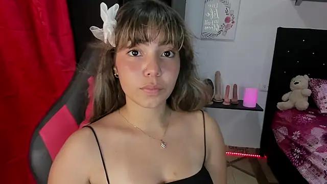 emma_grays2 from StripChat