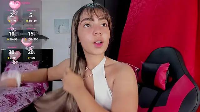 emma_grays2 from StripChat