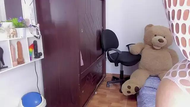 Emma_lean from StripChat
