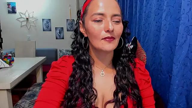emma_luxy from StripChat