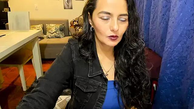 emma_luxy from StripChat