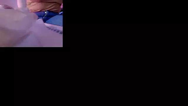 emma_madi from StripChat is Freechat