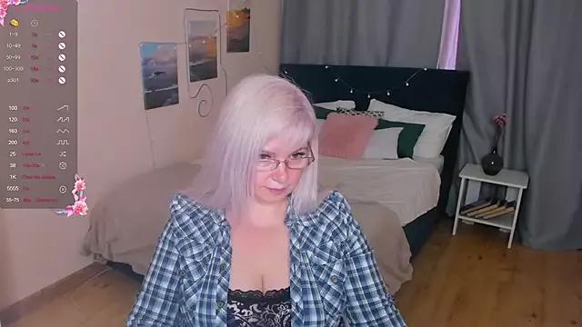 emma_pill from StripChat