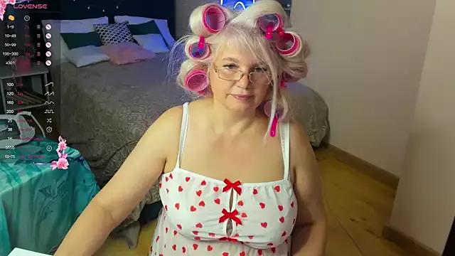 Emma_pill webcams show profile image 