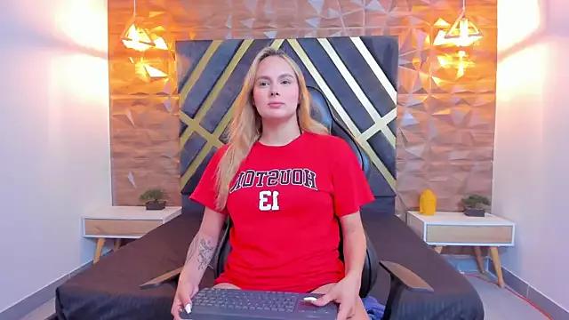 Explore our live girls sluts from our Custom and Multi clubs and checkout exclusive access to highly interactive content, such as shape, hair, titties, pussy type and many more.