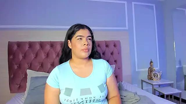 EmmaBecket2 from StripChat