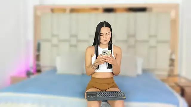 Explore our live girls sluts from our Custom and Multi clubs and checkout exclusive access to highly interactive content, such as shape, hair, titties, pussy type and many more.