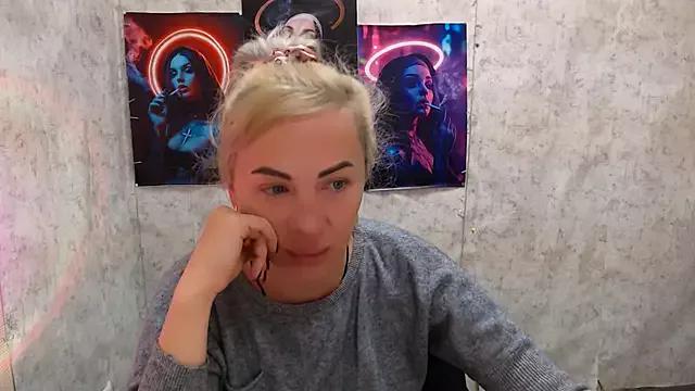 EmmaCat_ from StripChat