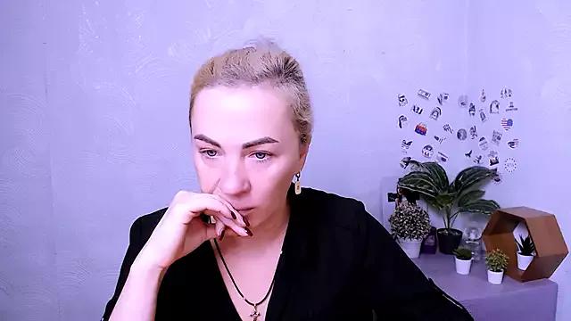 EmmaCat_ from StripChat is Freechat